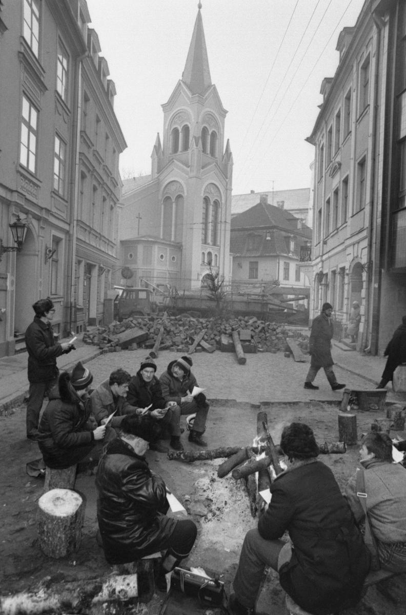 18 января 1991 года. Баррикады на улицах Риги. Фото: Дмитрий Соколов / Фотохроника ТАСС