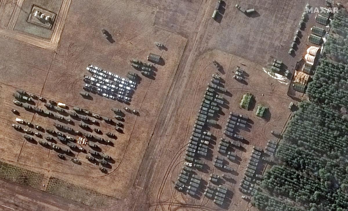 Спутниковый снимок, сделанный 22 февраля, показывает российскую военную технику неподалеку от Мозыря, Беларусь. Фото: EPA-EFE