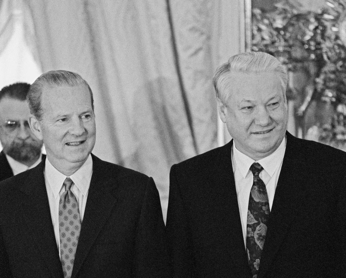 Джейсмс Бейкер и Борис Ельцин. Декабрь 1991 года. Фото: Александр Сенцов, Дмитрий Соколов / Фотохроника ТАСС
