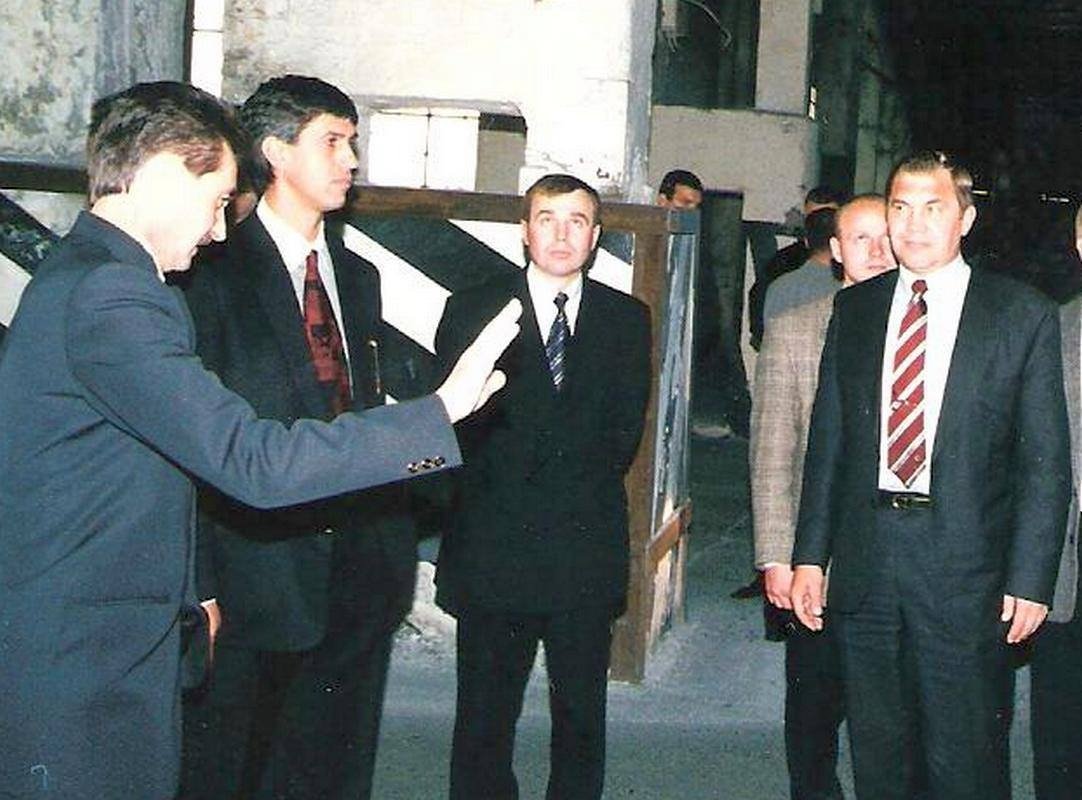 Справа налево генерал Лебедь, депутат В. Зубарев, А. Быков, Г. Дружинин. Фото из личного архива