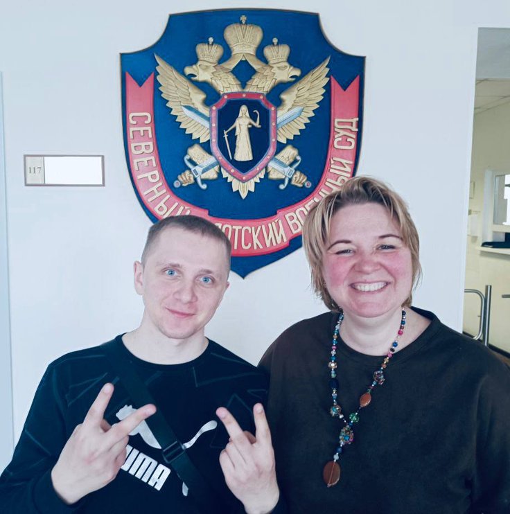 Дмитрий Василец и его адвокат Эльвира Тарасова в суде