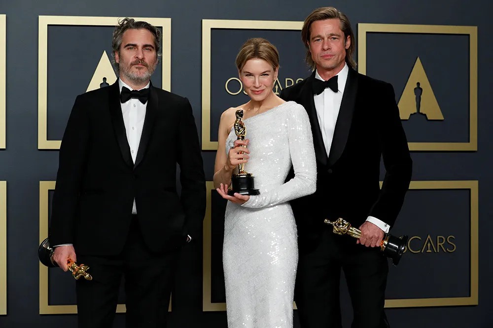 Лауреаты «Оскара-2020» (слева направо): Хоакин Феникс, Рене Зеллвегер и Брэд Питт. Фото: Reuters