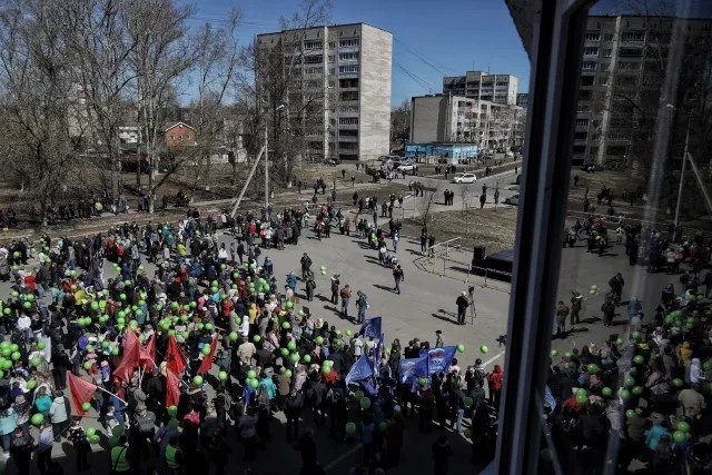 Митинг в Серпухове собрал около 5 тыс. человек. Фото: Влад Докшин / «Новая газета»