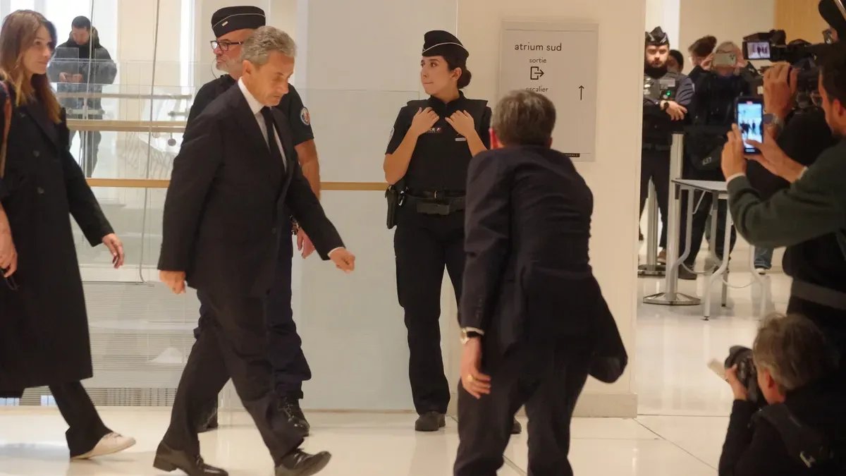 Саркози после приговора. Фото: Юрий Сафронов / «Новая газета»