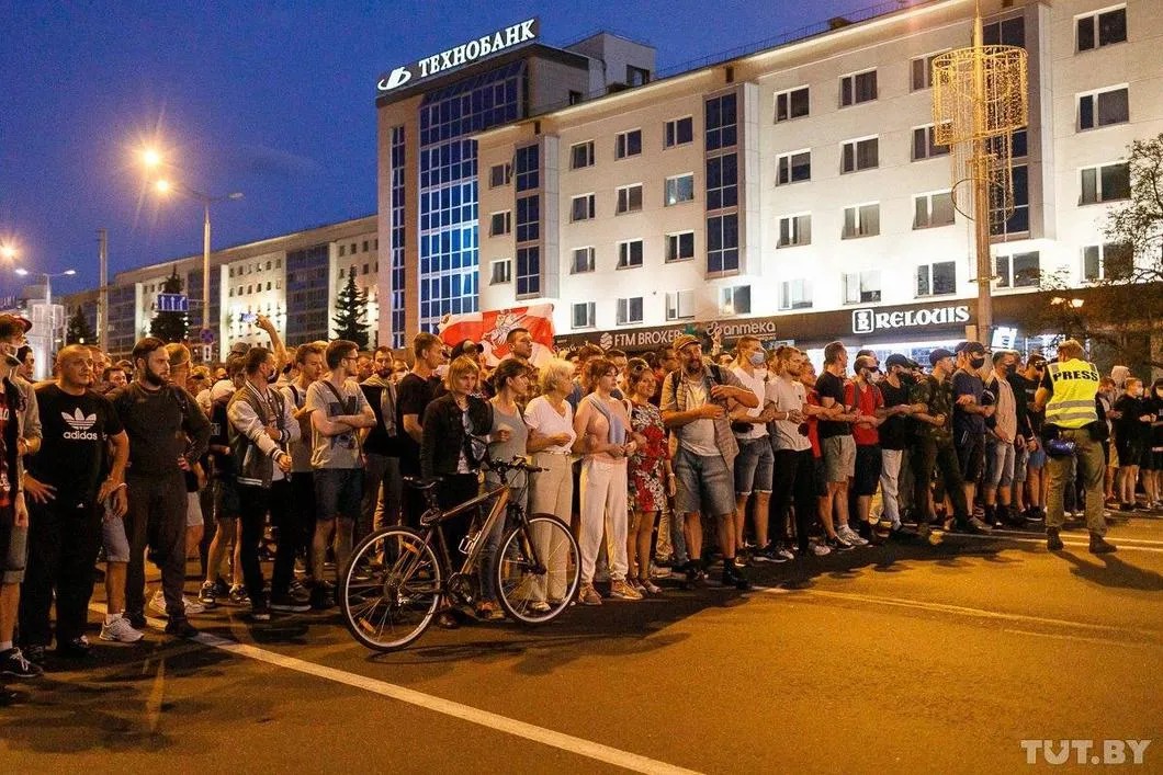 Протестующие на проспекте Победителей. Фото: Ольга Шукайло / tut.by