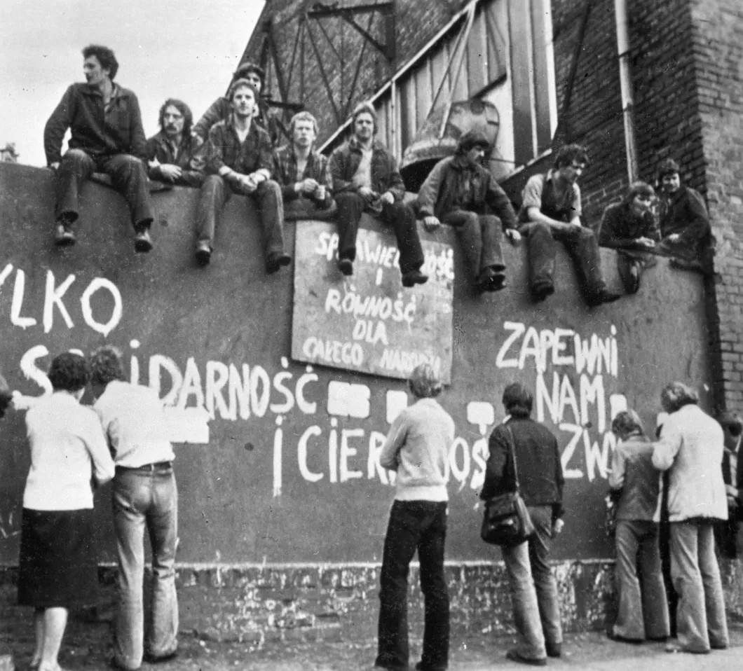 Работники судоверфи в Гданьске участвуют в забастовке, 1980 год. Фото: РИА Новости