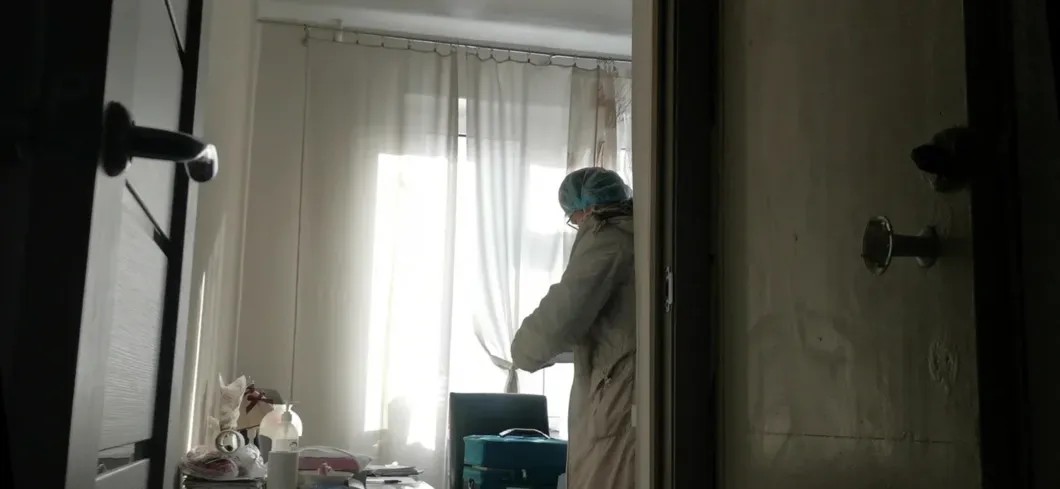Скриншот из видео с госпитализацией в Мурманске