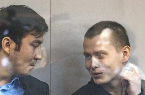 Евгений Ерофеев (слева) и Александр Александров в Голосеевском суде Киева
