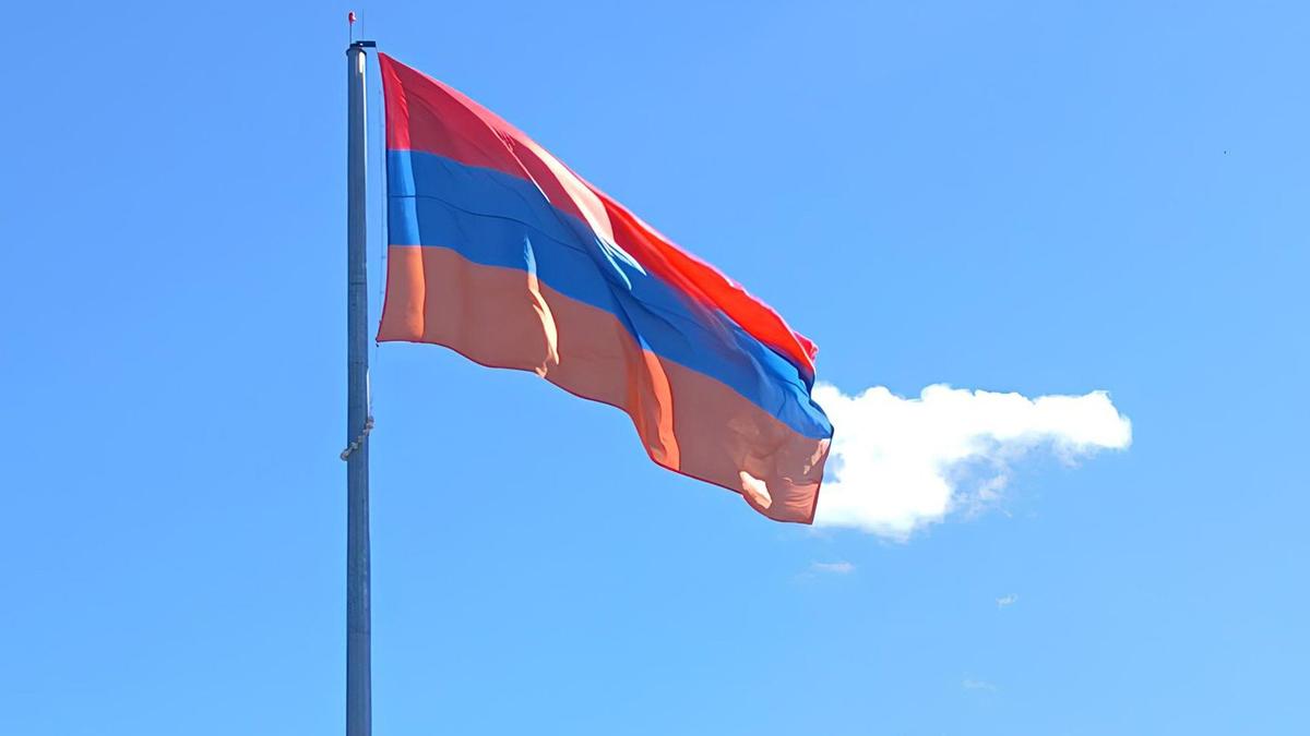 Конституция радости на мировом перекрестке