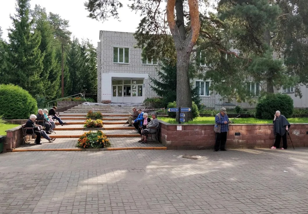 Избиратели в пансионате «Голубые озера». Фото: Денис Коротков / «Новая»