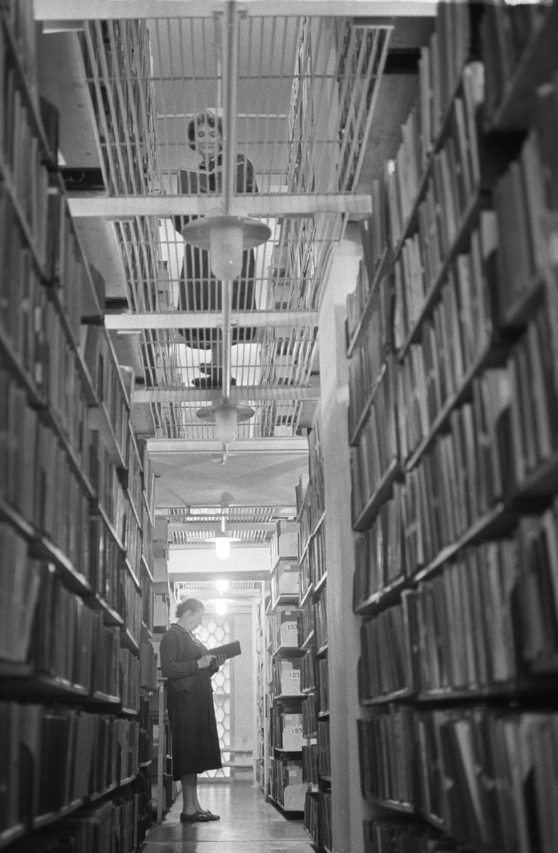 Книгохранилище Всесоюзной государственной библиотеки имени В.И. Ленина. Фото: Валерий Генде-Роте / ТАСС