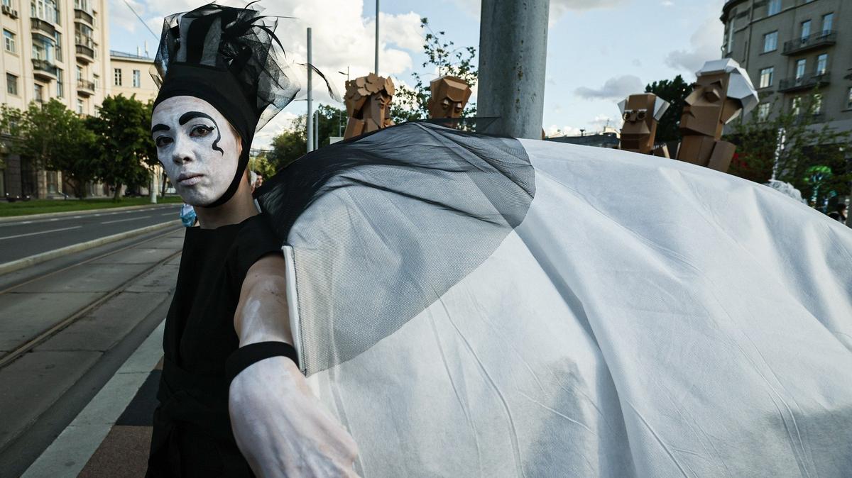 Спектакль про мирную жизнь, который всегда рядом