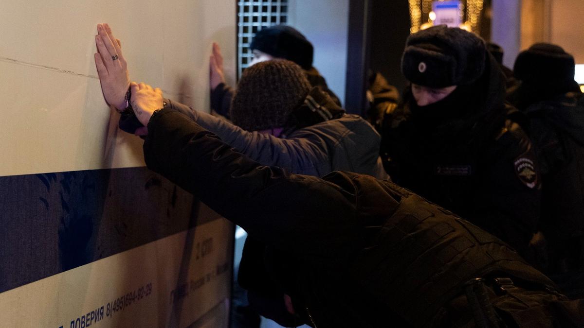 Освобождение политзаключенных — прекращение огня по своим гражданам
