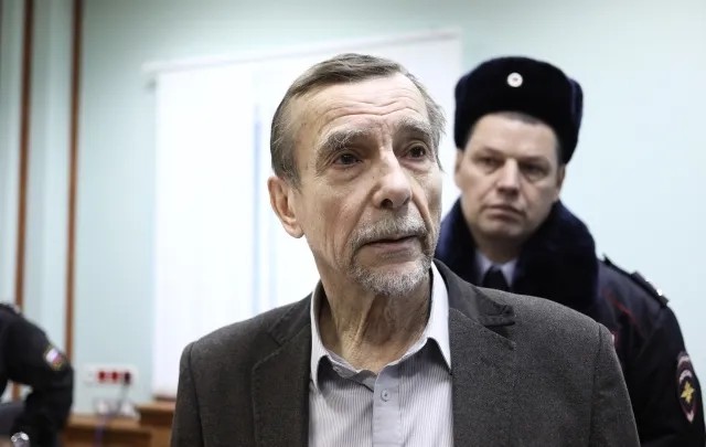 Лев Пономарев в суде по делу о своем аресте. Фото: Влад Докшин / «Новая газета»