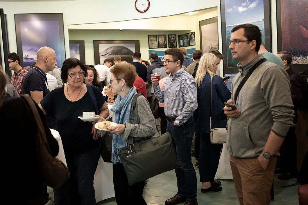Соучастники в Круглом зале редакции, где проходят ежедневные планерки. Фото: Анна Артемьева/ «Новая»