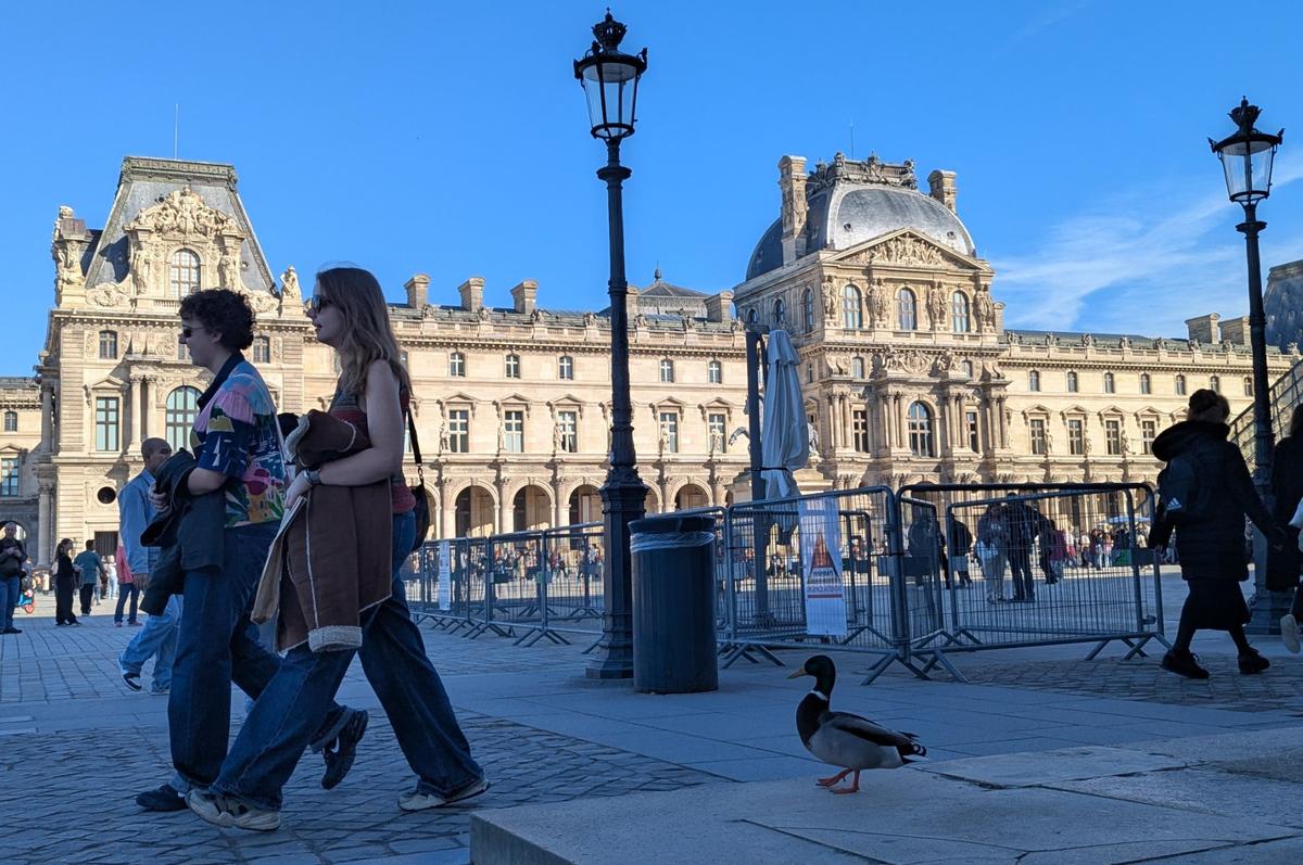 Лувр сегодня. Фото: Юрий Сафронов / «Новая газета»