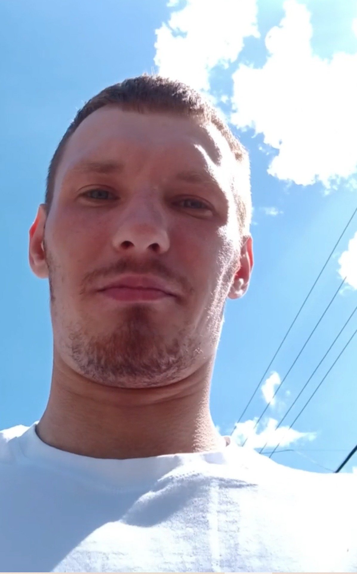 В госпитале эвакуация, Магницкий идет в бункер, 2.06.2025. Кадр видео, архив Николая Щербакова