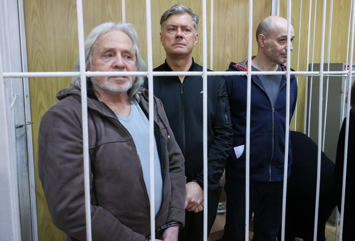 Фигуранты дела о хищении средств «Внешпромбанка» Евгений Орас, Генрих Малой, Али Аджин. Фото: Михаил Метцель / ТАСС