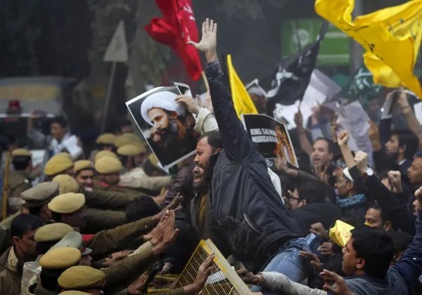 Убийство шиитского проповедника вызвало бурю негодования в Иране Фото: Reuters