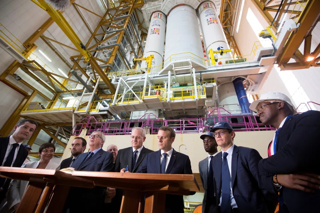 Визит президента Франции Эмманюэля Макрона на космодром Куру. Фото: Reuters