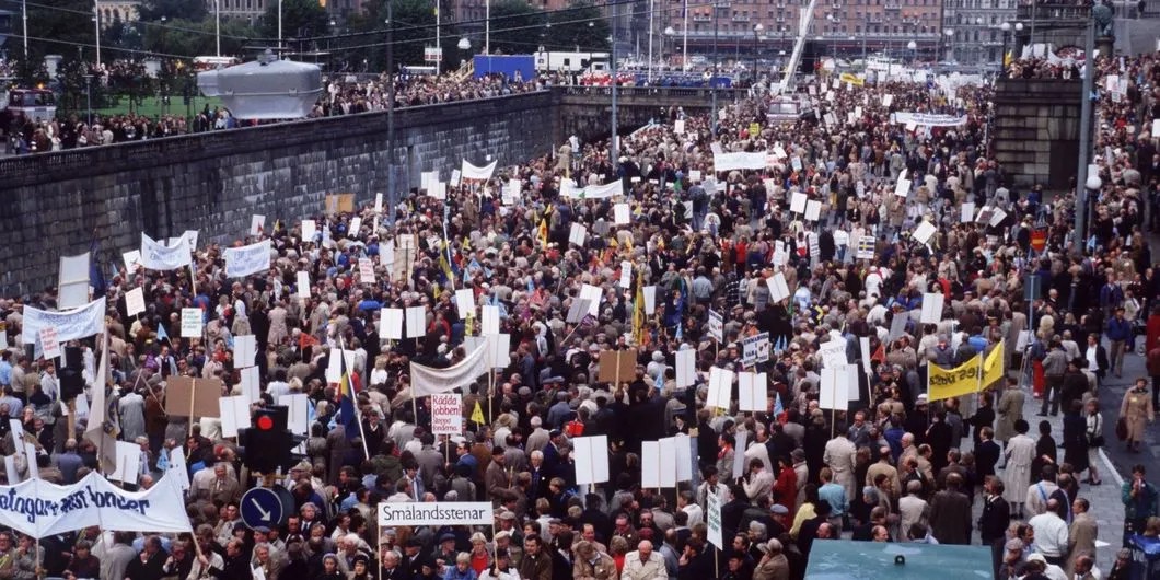 Многотысячный протест против реформ Пальме. Фото: public domain