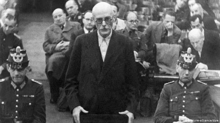 Фридрих-Вернер граф фон дер Шуленбург во время процесса над участниками заговора против Гитлера 20 июля 1944. Фото из архива