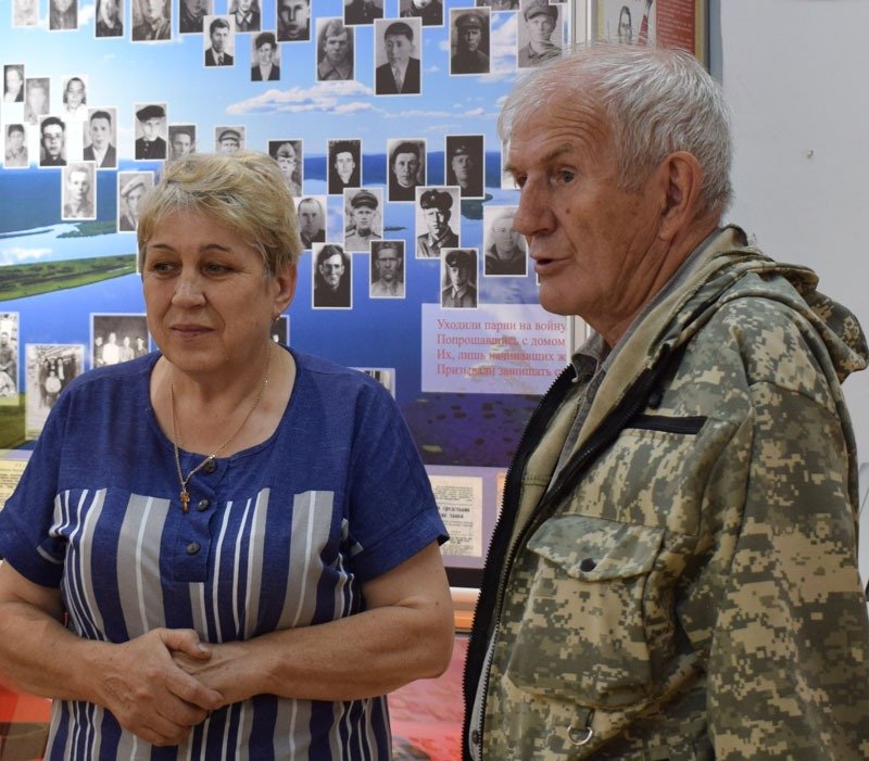 Елена Калинина, директор Кежемского музея, Василий Привалихин. Фото из архива музея