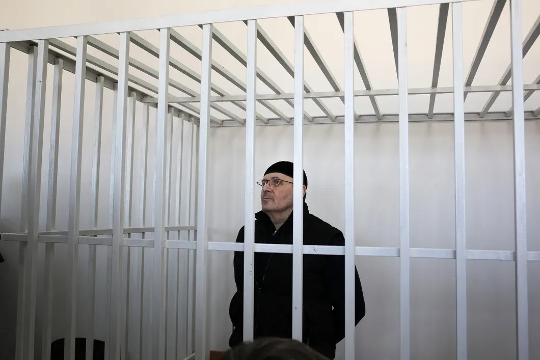 Оюб Титиев в чеченском суде. Фото: Анна Артемьева / «Новая газета»
