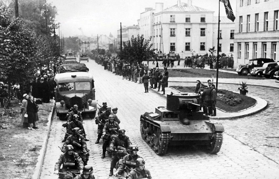 22 сентября 1939 года. Парад вермахта перед частями РККА в Бресте. Фото: wikipedia.org