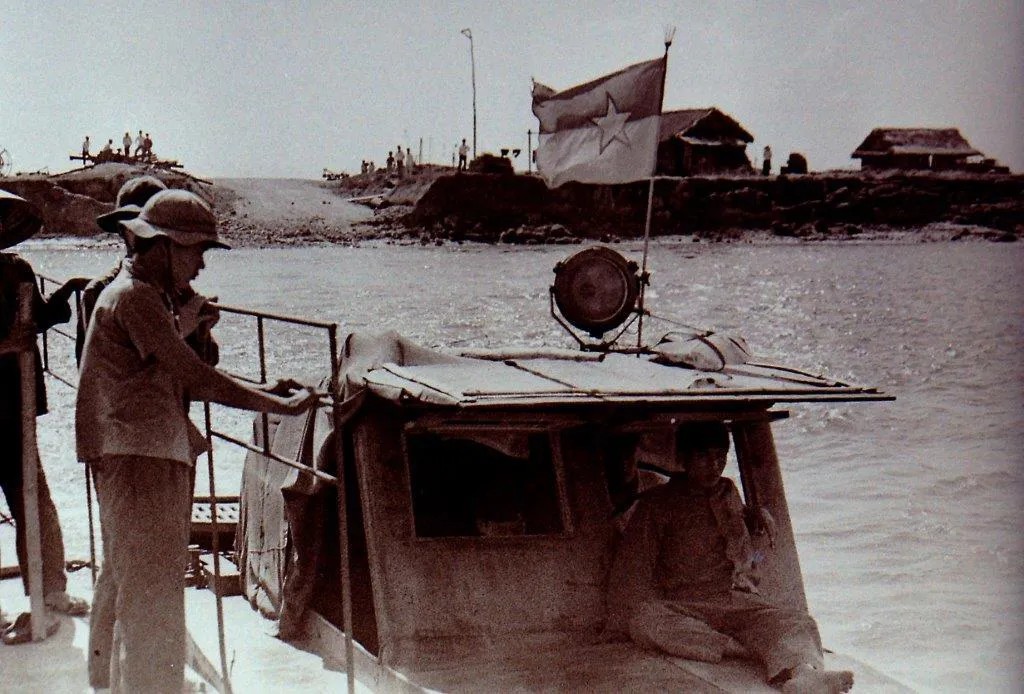 В освобожденных районах Южного Вьетнама. Там Ханой воевал под флагом самопровозглашенной республики. Фото автора