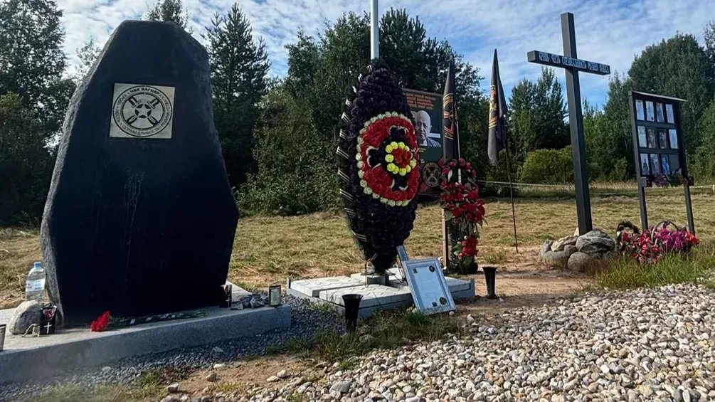 «Не-не, брат, снимать не надо, мы хотим спокойно поскорбеть»