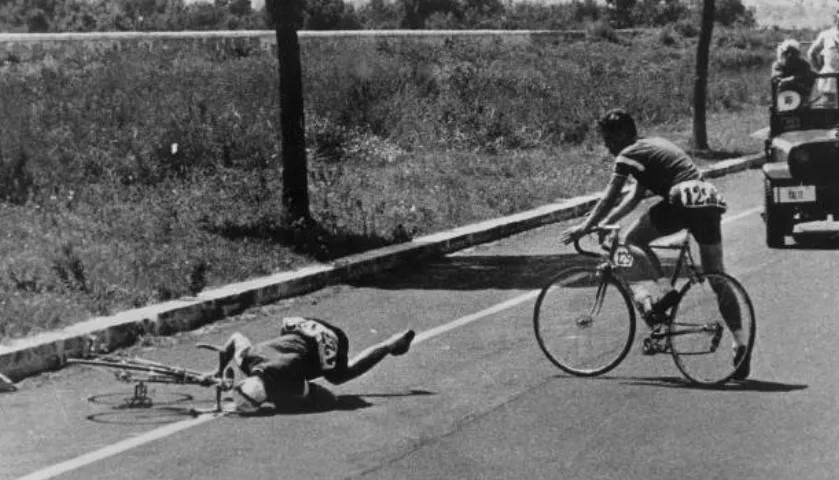 Падение Кнуда Йенсена на Олимпийских играх 1960-го года в Риме. Фото из архива