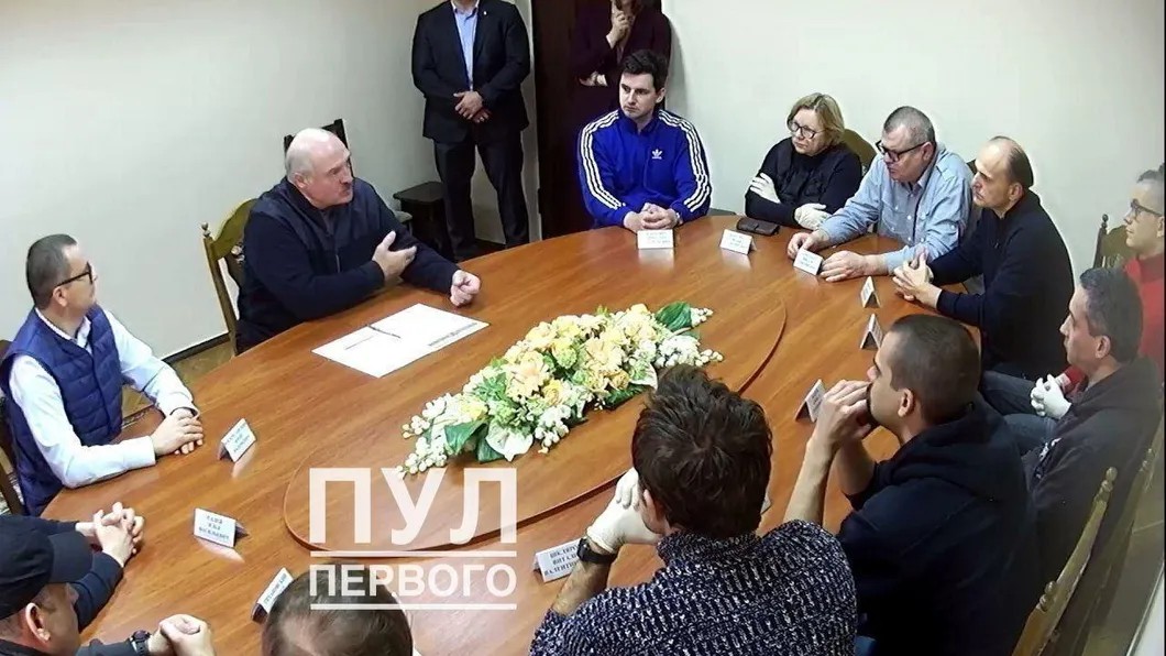 В центре — Александр Лукашенко, справа в середине Лилия Власова, Виктор Бабарико, внизу Виталий Шкляров. Фото: Пул Первого / telegram