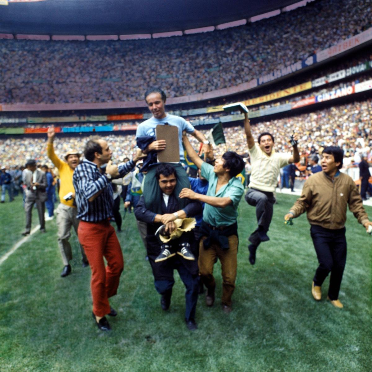 Марио Загалло после выишрыша чемпионата мира по футболу, 1970 год. Фото: imago images / Kicker / Metelmann