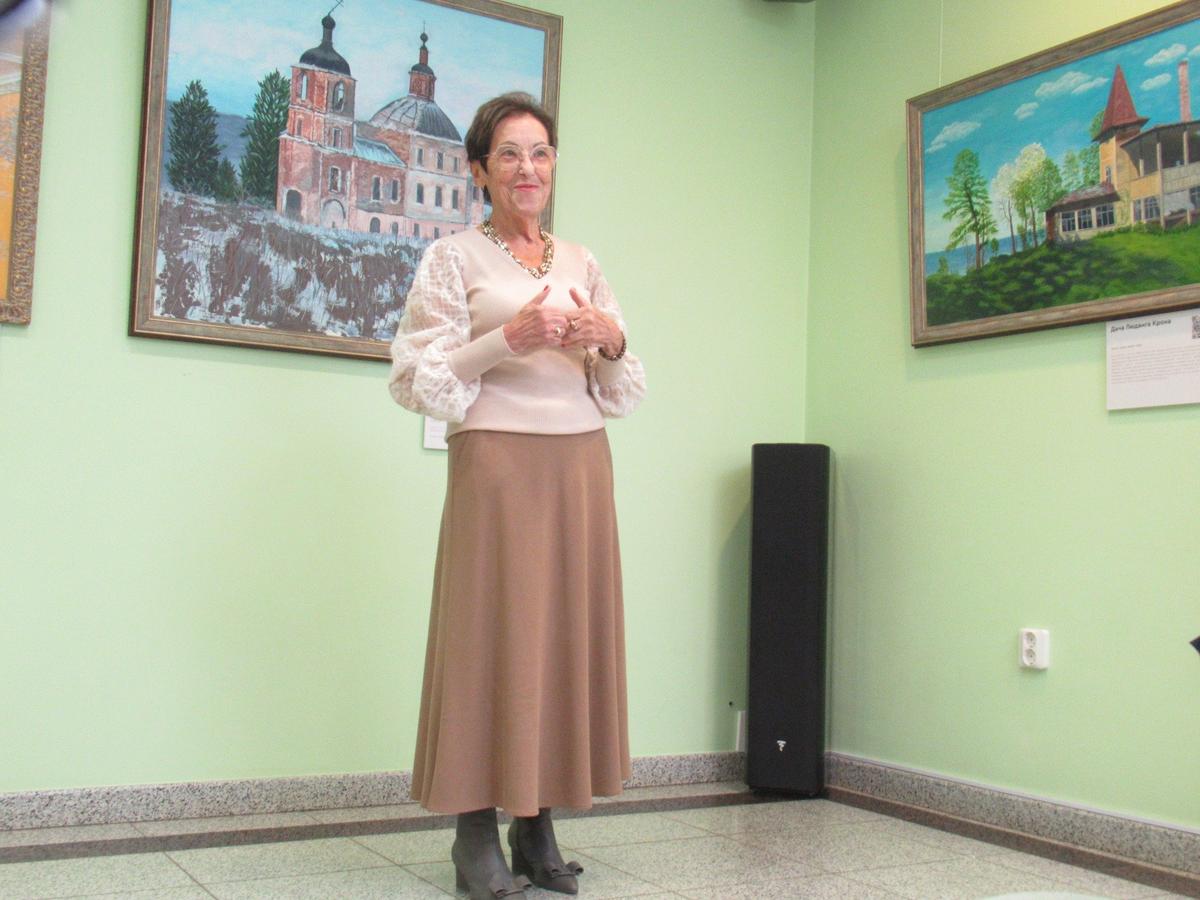 Виолетта Пригожина на своей выставке. Фото: Наталья Шкуренок / «Новая газета»