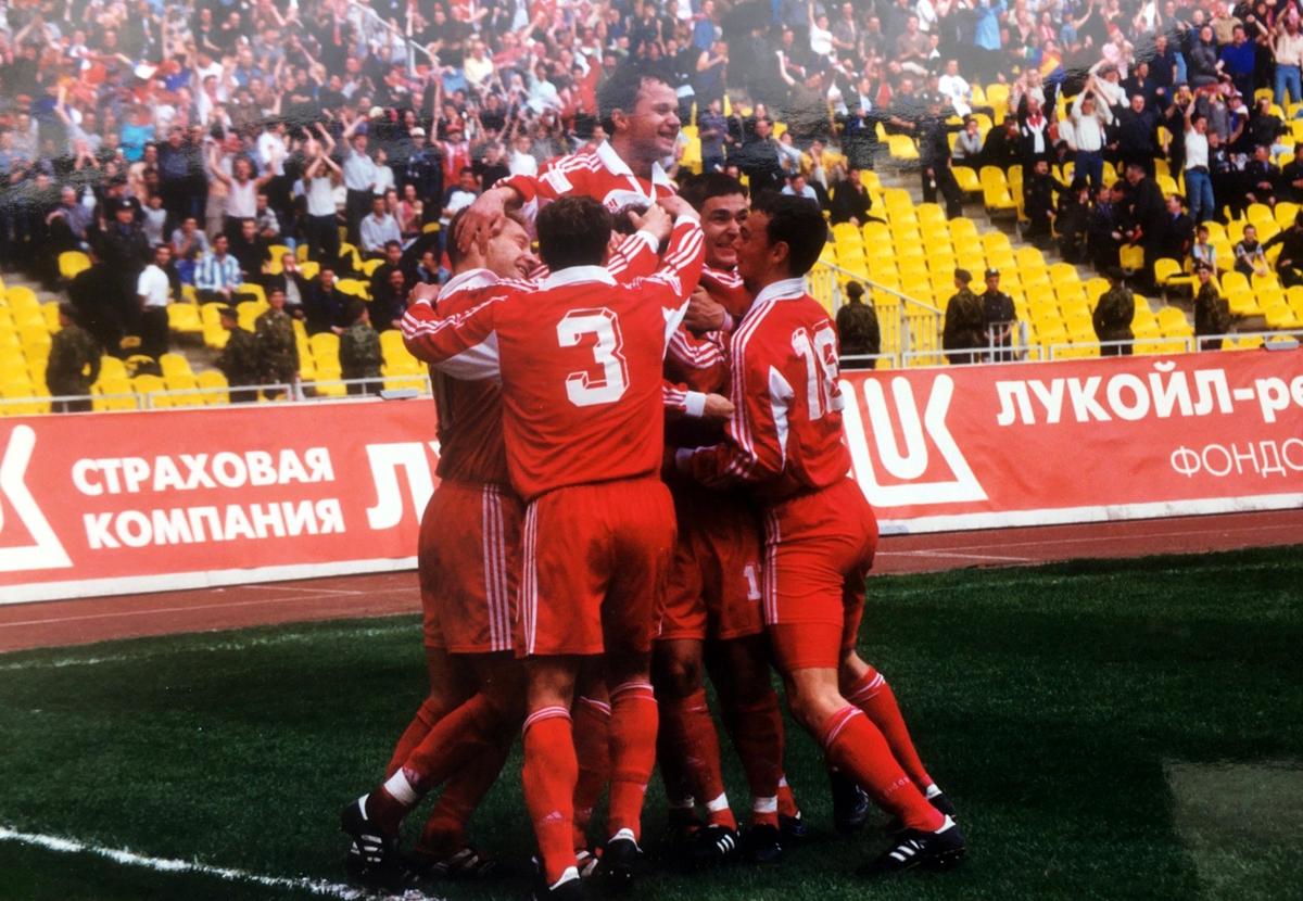 «Паpфенов! Бpазилец пеpеодетый ты наш». Фото: Евгений Успенский