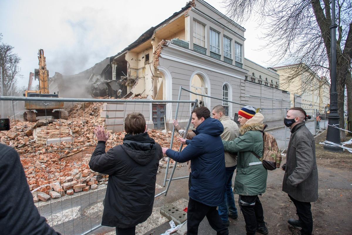 Снос манежа лейб-гвардии Финляндского полка в Санкт-Петербурге. Фото: Сергей Ермохин / ТАСС