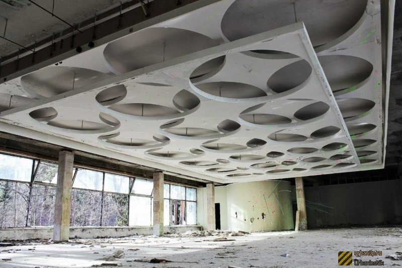 Заброшенный киноконцертный комплекс, принадлежавший профсоюзной здравнице «‎Северная Ривьера». Фото: citywalls.ru