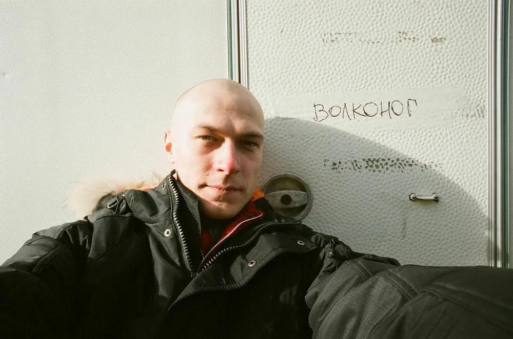 Юра Бориов на съемках фильма «Капитан Волконогов бежал». Фото из инстаграма актера