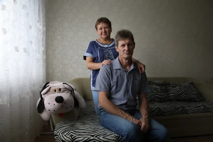Альфат с женой Эльмирой. Фото: Анна Артемьева / «Новая газета»