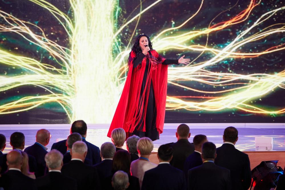 Выступление певицы Джамалы на открытии саммита. Фото: president.gov.ua