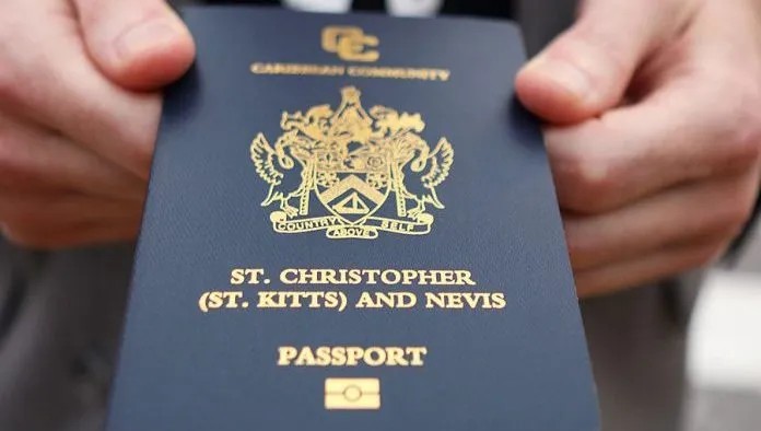 Паспорт гражданина Федерации Сент-Китс и Невис. Фото: stkitts-citizenship.com