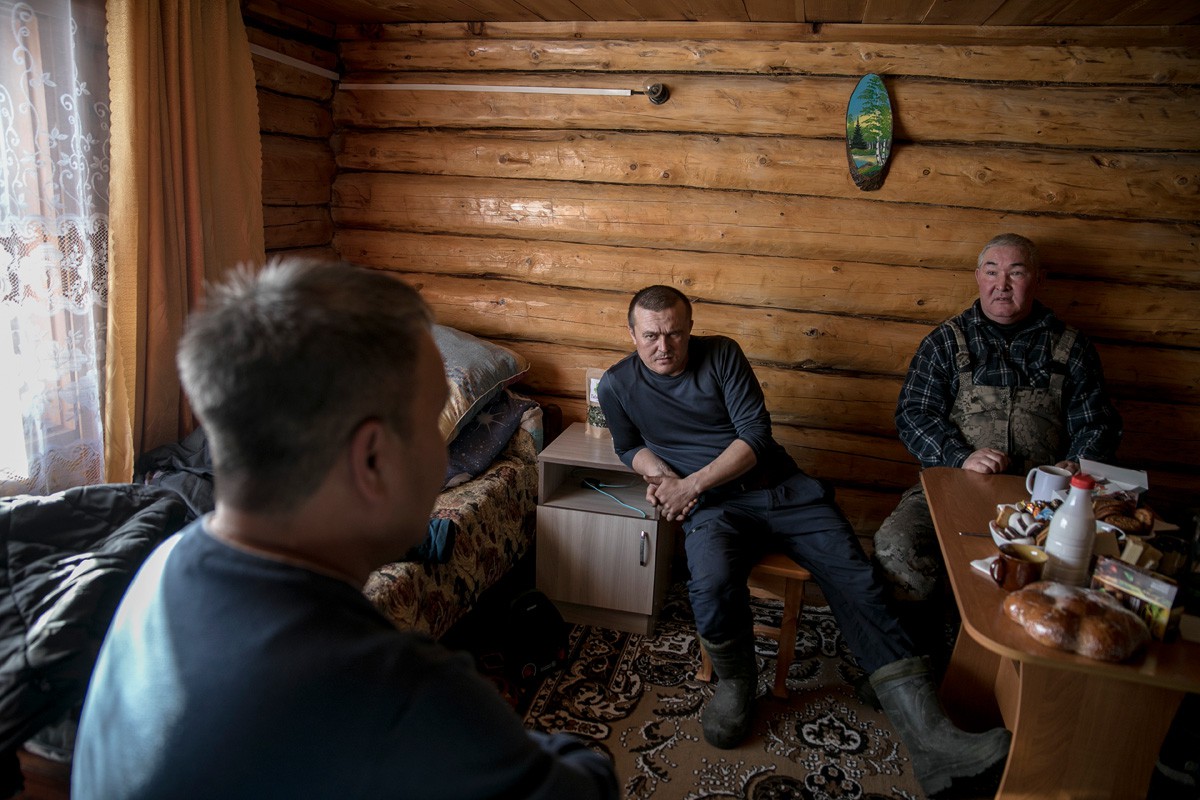 Таир Бодрошев, Андрей Карасев и Валерий Чепконаков. Фото: Влад Докшин / «Новая газета»