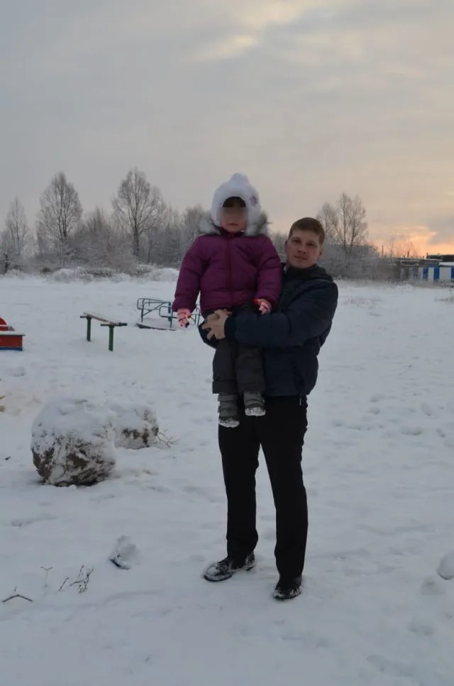 Иван Вшивков с дочкой. А еще у него остался 9-летний сын. Фото из семейного архива