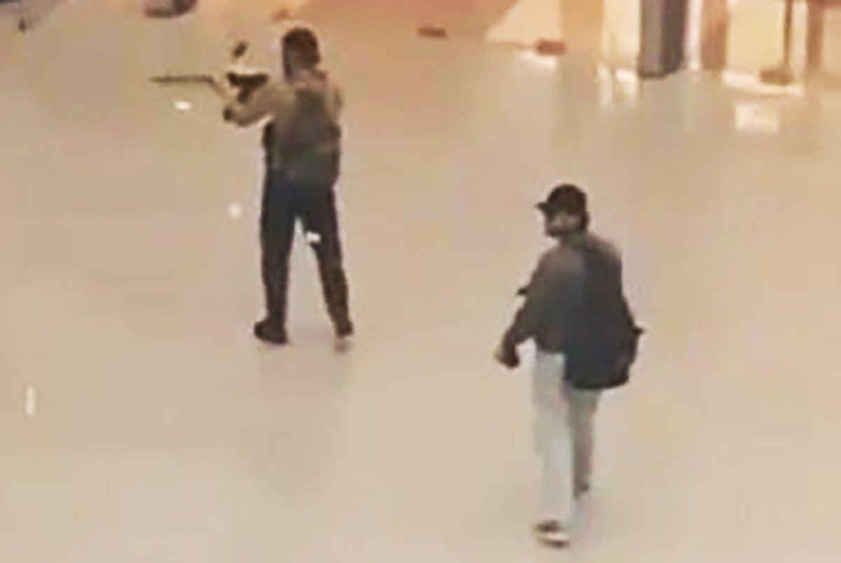 Первые минуты атаки на посетителей Крокус Сити Холла. Скриншот с видео