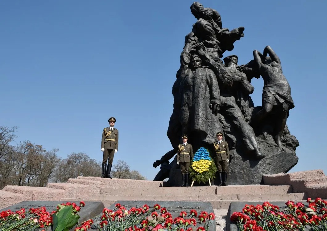 Мемориал памяти погибших в Бабьем Яру. Фото: РИА Новости