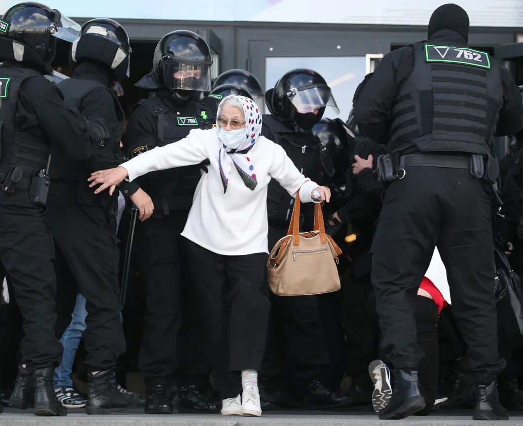 Задержания в Минске. Фото: Наталия Федосенко / ТАСС