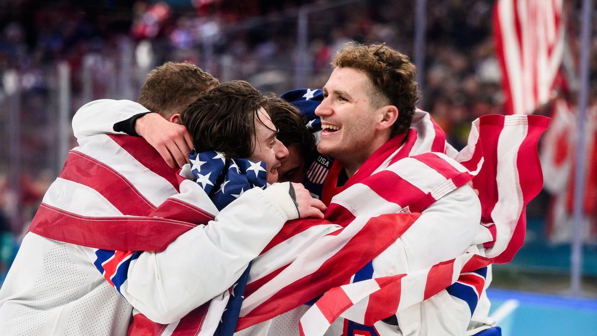 Рабоче-крестьянский триумф и кленовая драма