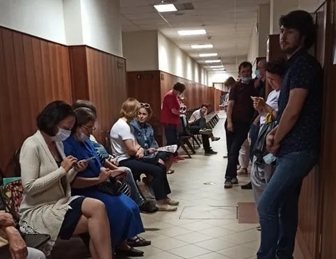 В коридоре суда, где прошло слушание по делу Александра Березкина. Фото: Марина Шамадина
