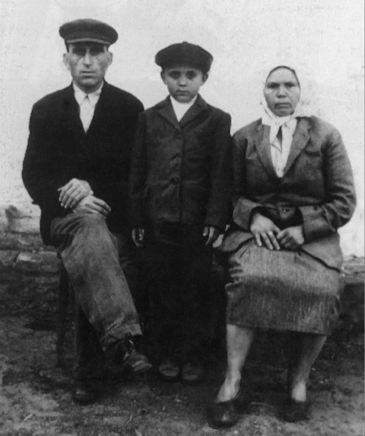 Виктор Садовничий с родителями. Фото: соцсети